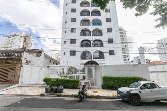 Fachada de apartamento à venda com 2 quartos, 60m² em Vila Gumercindo, São Paulo