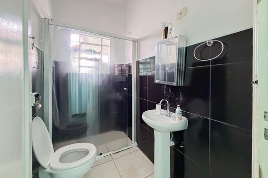 Banheiro - Piso Superior de casa à venda com 2 quartos, 150m² em Vila Monumento, São Paulo