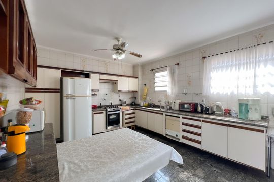 Cozinha de apartamento para alugar com 3 quartos, 290m² em Centro, Valinhos