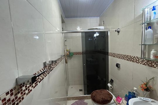 Banheiro de casa à venda com 2 quartos, 70m² em Todos Os Santos, Rio de Janeiro