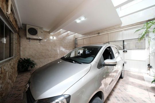 Garagem de casa à venda com 4 quartos, 192m² em Parque Savoi City, São Paulo