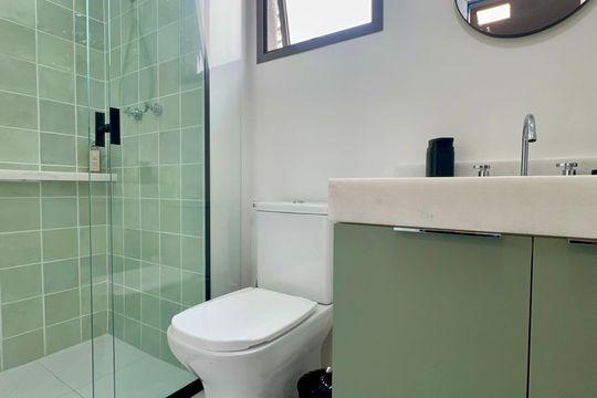Banheiro de kitnet/studio à venda com 1 quarto, 26m² em Pompeia, São Paulo