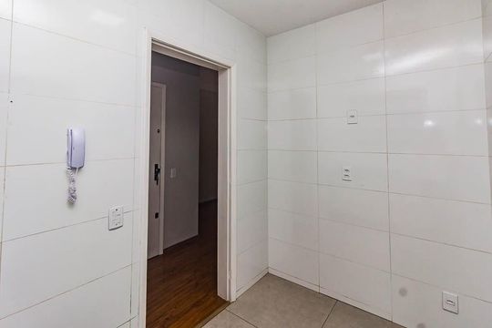 Cozinha  de apartamento à venda com 1 quarto, 41m² em Petrópolis, Porto Alegre