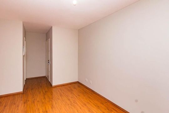 Sala  de apartamento à venda com 1 quarto, 41m² em Petrópolis, Porto Alegre