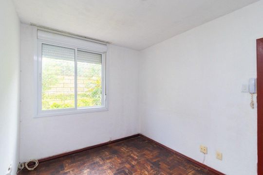 Sala de apartamento à venda com 2 quartos, 43m² em Santo Antônio, Porto Alegre