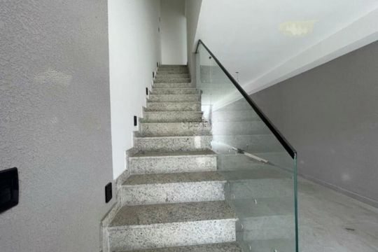Casa à venda com 3 quartos, 185m² em Vila Carrão, São Paulo
