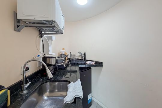 Cozinha de apartamento para alugar com 1 quarto, 34m² em Liberdade, São Paulo
