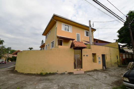 Fachada de casa para alugar com 7 quartos, 279m² em Cidade Universitária, Campinas