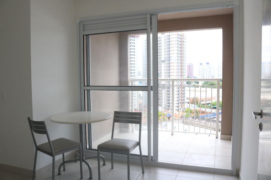 Apartamento à venda com 2 quartos, 34m² em Parque Industrial Tomas Edson, São Paulo