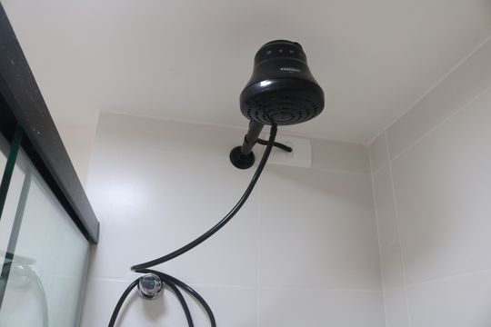 Banheiro de apartamento à venda com 2 quartos, 34m² em Parque Industrial Tomas Edson, São Paulo