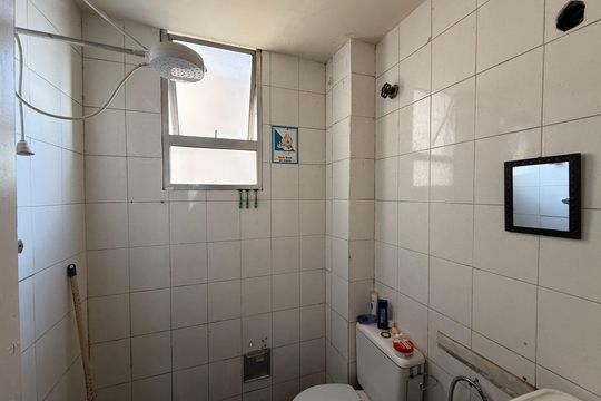 Banheiro social de apartamento para alugar com 1 quarto, 70m² em Santa Ifigênia, São Paulo