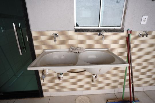 Casa à venda com 3 quartos, 180m² em Residencial Center Ville, Goiânia