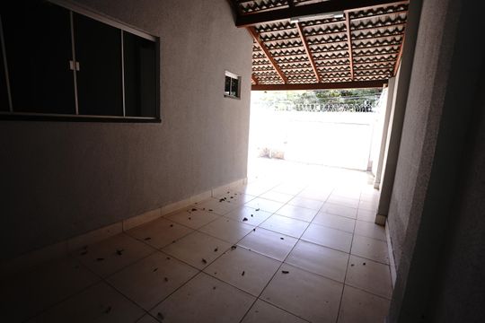 Casa à venda com 3 quartos, 180m² em Residencial Center Ville, Goiânia