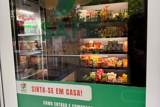 Área externa de apartamento à venda com 3 quartos, 80m² em Santo Antônio, Porto Alegre
