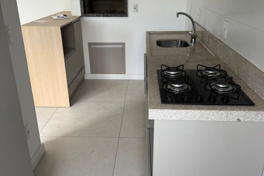 Cozinha de apartamento à venda com 3 quartos, 80m² em Santo Antônio, Porto Alegre