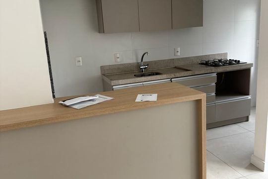 Sala de apartamento à venda com 3 quartos, 80m² em Santo Antônio, Porto Alegre