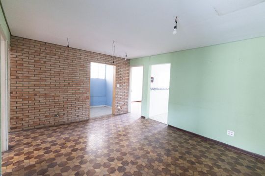 Casa à venda com 7 quartos, 180m² em Vila Medeiros, São Paulo