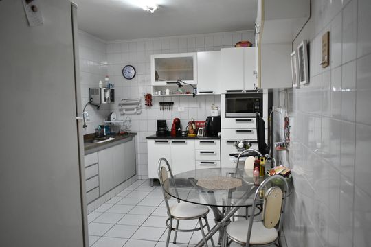 Cozinha de apartamento à venda com 2 quartos, 72m² em Vila Monte Alegre, São Paulo