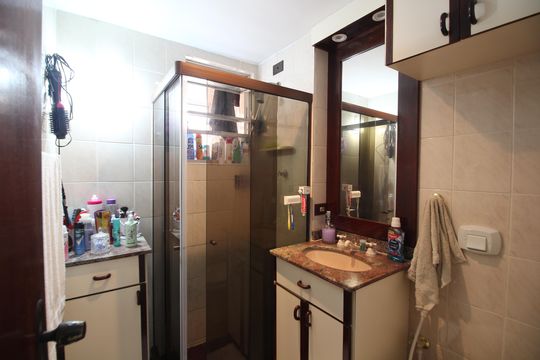 Banheiro de apartamento à venda com 2 quartos, 58m² em Pechincha, Rio de Janeiro