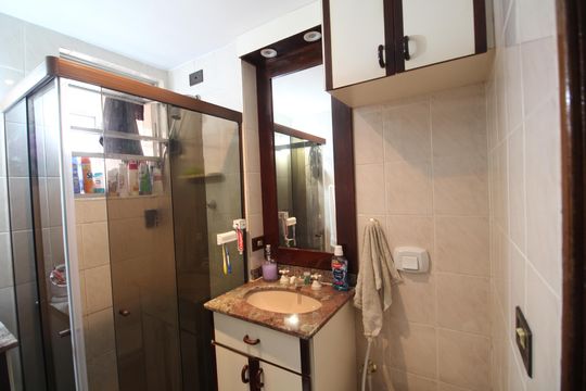 Banheiro de apartamento à venda com 2 quartos, 58m² em Pechincha, Rio de Janeiro