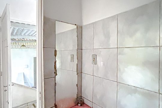 Banheiro de casa à venda com 1 quarto, 160m² em Vila Ré, São Paulo