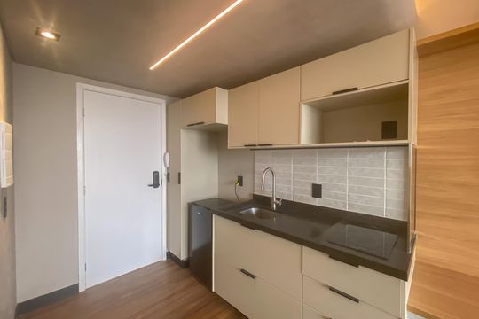 Cozinha de kitnet/studio para alugar com 1 quarto, 26m² em Vila Olímpia, São Paulo