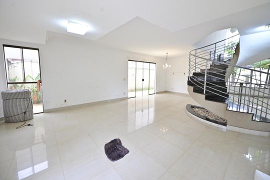 Casa de Condomínio à venda com 3 quartos, 250m² em Residencial Center Ville, Goiânia