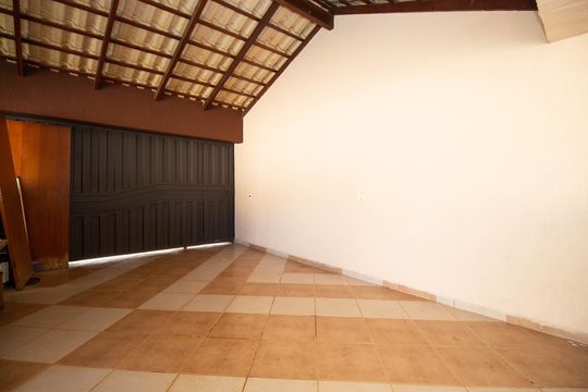 Garagem de casa de condomínio para alugar com 4 quartos, 400m² em Sobradinho, Brasília