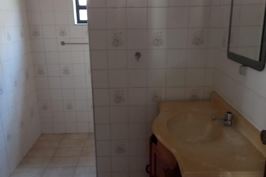 Banheiro de casa para alugar com 3 quartos, 720m² em Interlagos, São Paulo