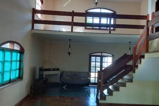 Sala de casa para alugar com 3 quartos, 720m² em Interlagos, São Paulo