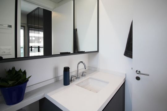 Banheiro de apartamento à venda com 1 quarto, 35m² em Indianópolis, São Paulo