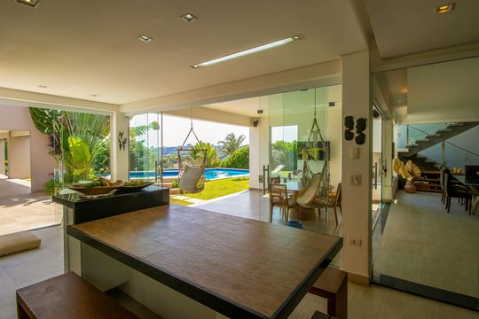 Cozinha de casa de condomínio para alugar com 5 quartos, 660m² em São Paulo Ii, Cotia