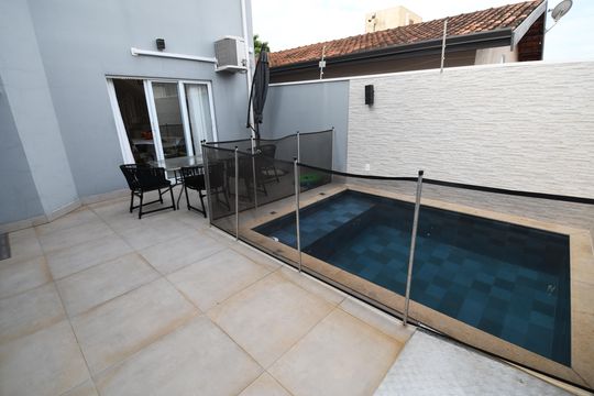 Piscina de casa à venda com 3 quartos, 129m² em Cidade Universitária, Campinas