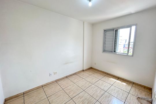 Quarto Suíte de apartamento para alugar com 2 quartos, 65m² em Vila das Palmeiras, Guarulhos