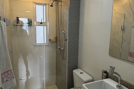 Banheiro de apartamento à venda com 2 quartos, 103m² em Utinga, Santo André