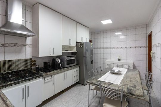 Casa para alugar com 2 quartos, 270m² em Vila Galvão, Guarulhos