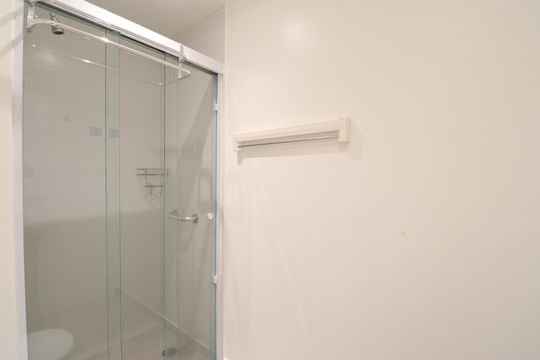 Banheiro  de apartamento à venda com 1 quarto, 41m² em Vila Romana, São Paulo
