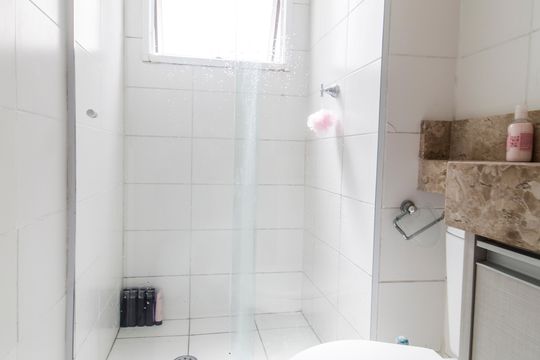 Banheiro de apartamento à venda com 2 quartos, 52m² em Vila Sao Joao, Barueri