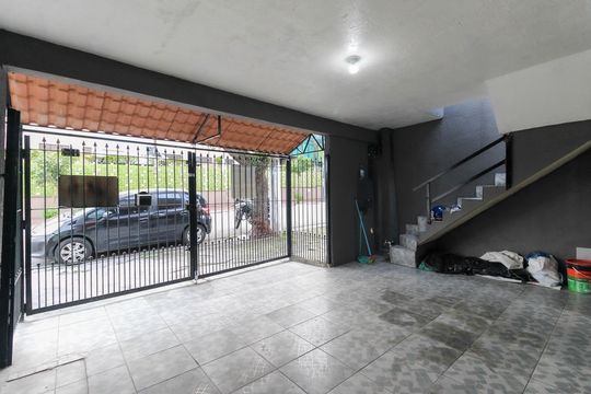 Garagem de casa à venda com 2 quartos, 108m² em Itaquera, São Paulo