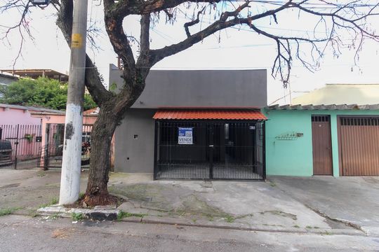Fachada de casa à venda com 2 quartos, 108m² em Itaquera, São Paulo