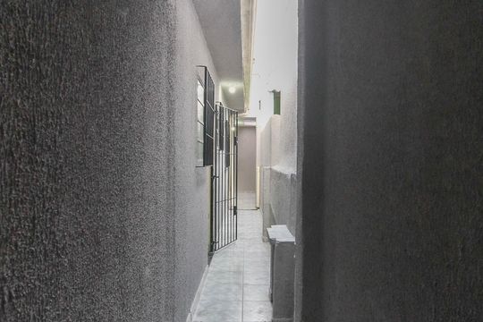 Corredor Externo de casa à venda com 2 quartos, 108m² em Itaquera, São Paulo