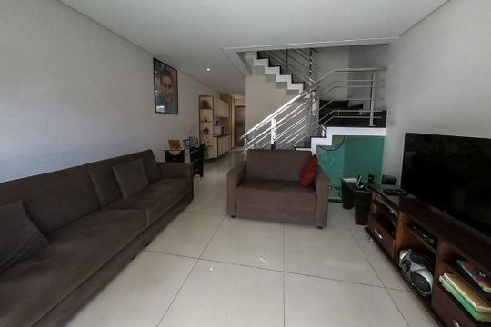 Casa à venda com 3 quartos, 125m² em Vila Assunção, Santo André