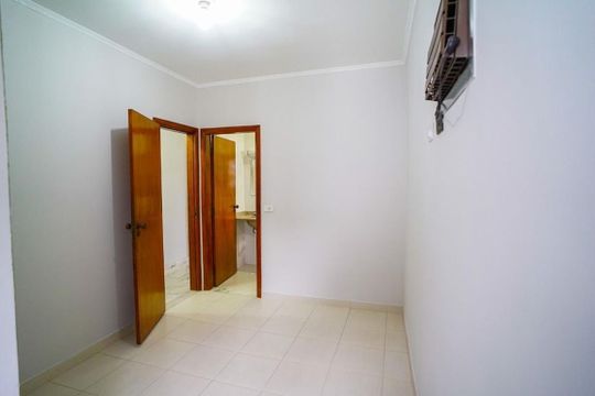 Casa à venda com 3 quartos, 283m² em Vila Eldizia, Santo André
