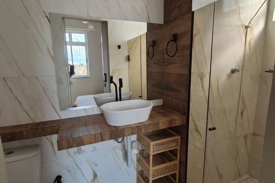 Banheiro de apartamento à venda com 3 quartos, 90m² em Nova Cachoeirinha, Belo Horizonte