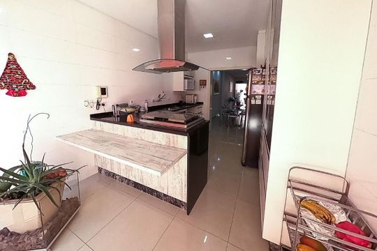 Casa à venda com 4 quartos, 150m² em Vila Assunção, Santo André