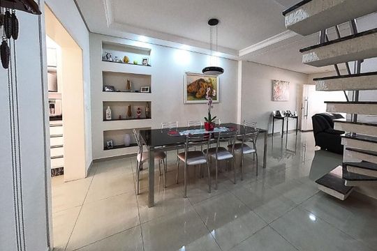 Casa à venda com 4 quartos, 150m² em Vila Assunção, Santo André