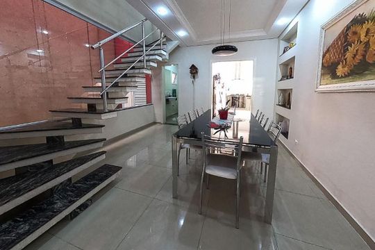 Casa à venda com 4 quartos, 150m² em Vila Assunção, Santo André