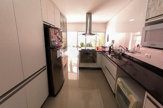 Casa à venda com 4 quartos, 150m² em Vila Assunção, Santo André