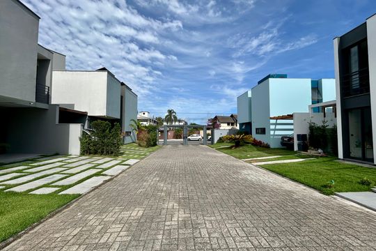 Área comum de casa de condomínio para alugar com 4 quartos, 210m² em Campeche, Florianópolis