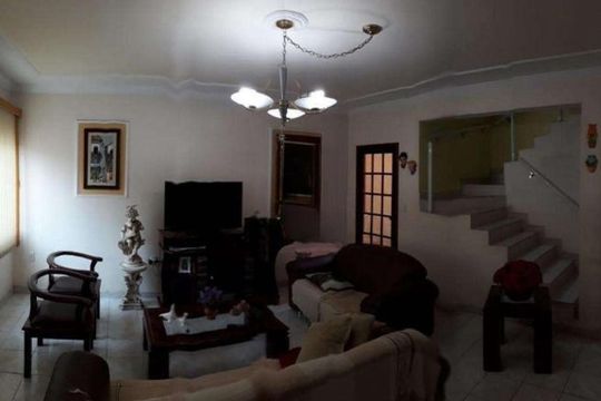 Casa à venda com 3 quartos, 135m² em Santa Maria, São Caetano do Sul